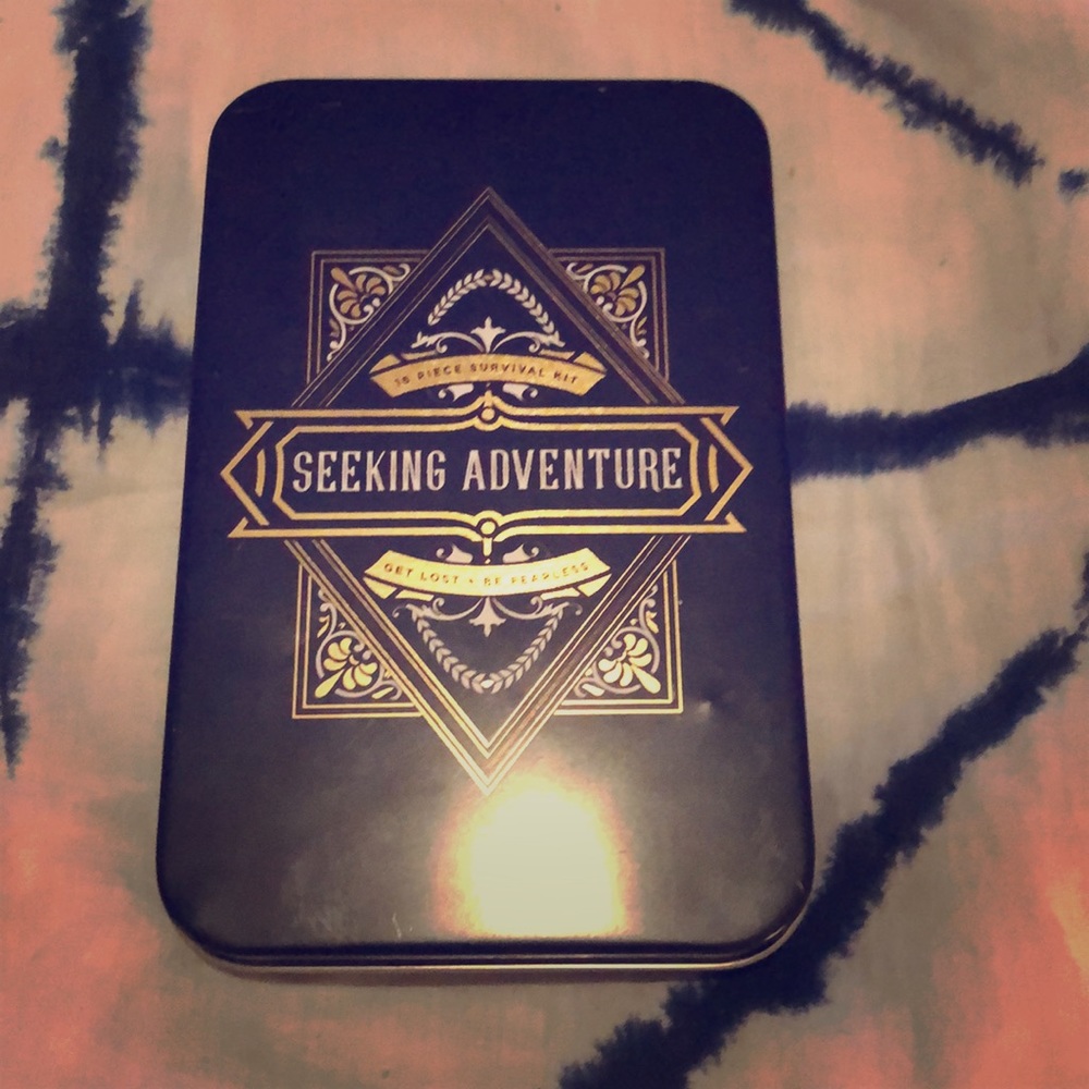 SEEKING ADVENTURE 16 PIECE SURVIVAL KIT